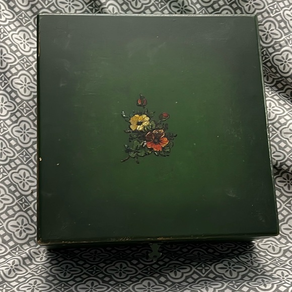 Other - Vintage jewelry/memory box forest green with flowers painted on top